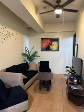 2BR Top Floor spacious unit in Mandaluyong